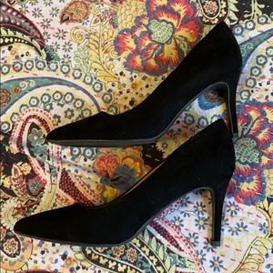SIZE 8 BLACK HEELS
